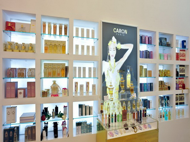 Parfumeria Magica - Shopping & Retail - Arad, Arad - 118 
